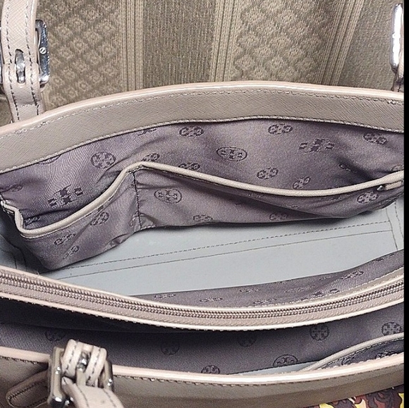 Tory Burch York Buckle Tote - Picture 14 of 16